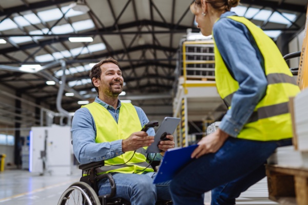 https://www.emargence.fr/wp-content/uploads/2024/12/Shutterstock_emploipersonneshandicapees.jpg